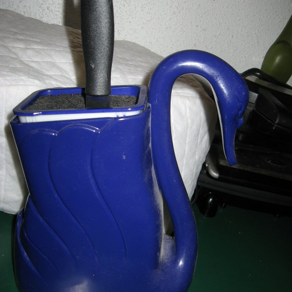 Swan knife holder